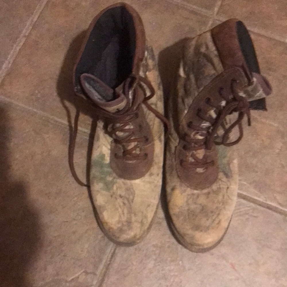 Mens 9.5 insulated camo hunting boots